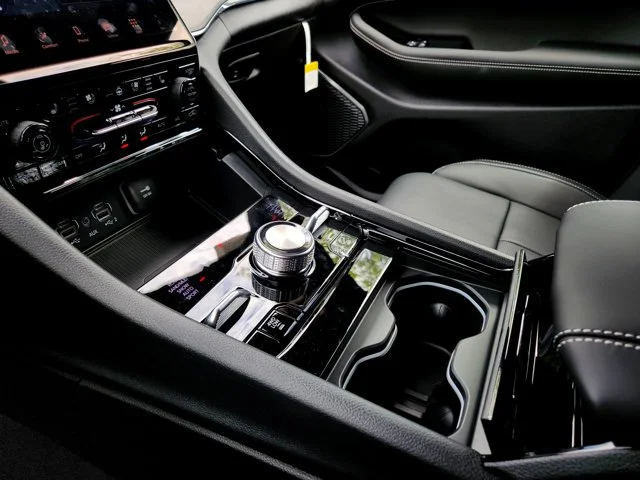 Nuevos JEEP GRAND CHEROKEE L at Columbus in Bob Caldwell Chrysler Jeep Dodge Ram