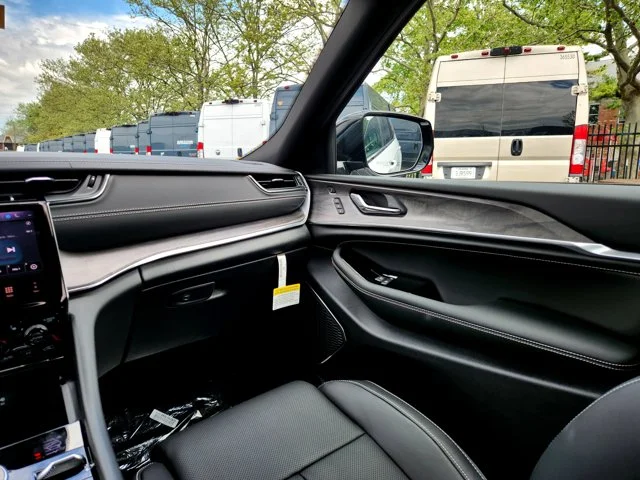 Nuevos JEEP GRAND CHEROKEE L at Columbus in Bob Caldwell Chrysler Jeep Dodge Ram