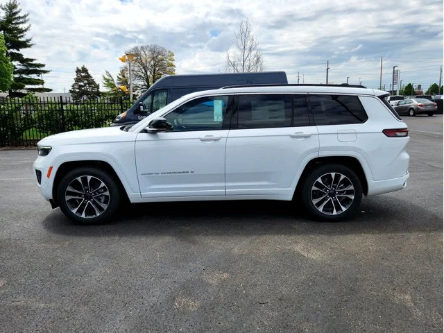Nuevos JEEP GRAND CHEROKEE L at Columbus in Bob Caldwell Chrysler Jeep Dodge Ram