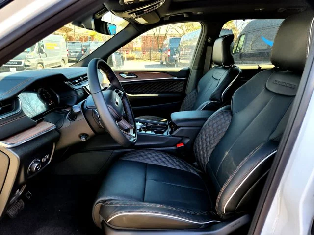 Nuevos JEEP GRAND CHEROKEE L at Columbus in Bob Caldwell Chrysler Jeep Dodge Ram