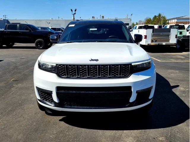 Nuevos JEEP GRAND CHEROKEE L at Columbus in Bob Caldwell Chrysler Jeep Dodge Ram