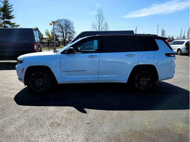 Nuevos JEEP GRAND CHEROKEE L at Columbus in Bob Caldwell Chrysler Jeep Dodge Ram