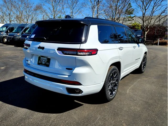 Nuevos JEEP GRAND CHEROKEE L at Columbus in Bob Caldwell Chrysler Jeep Dodge Ram