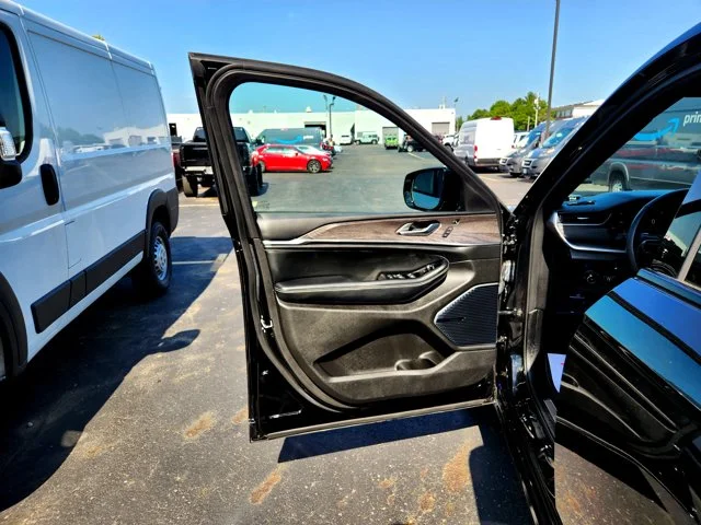 SEMINUEVOS JEEP Grand Cherokee 4xe at Columbus in Bob Caldwell Chrysler Jeep Dodge Ram