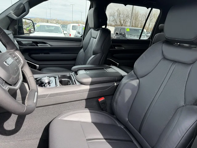 Nuevos JEEP GRAND WAGONEER L à Estados chez autogozo