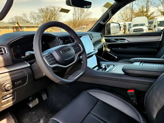 Nuevos JEEP WAGONEER at Columbus in Bob Caldwell Chrysler Jeep Dodge Ram