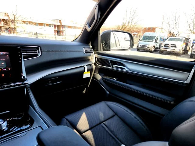 Nuevos JEEP WAGONEER at Columbus in Bob Caldwell Chrysler Jeep Dodge Ram