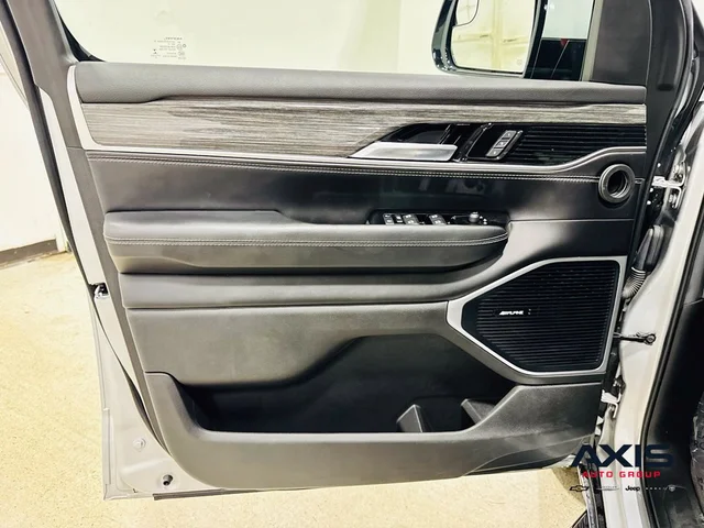 SEMINUEVOS JEEP Wagoneer a Estados en autogozo