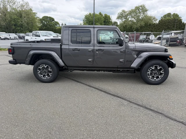 Nuevos JEEP GLADIATOR à Estados chez autogozo
