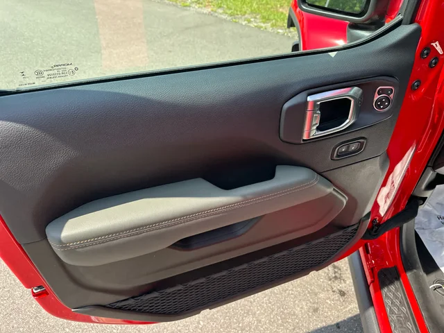 Nuevos JEEP GLADIATOR at Mount Airy in Mount Airy Chrysler Dodge Jeep Ram Fiat