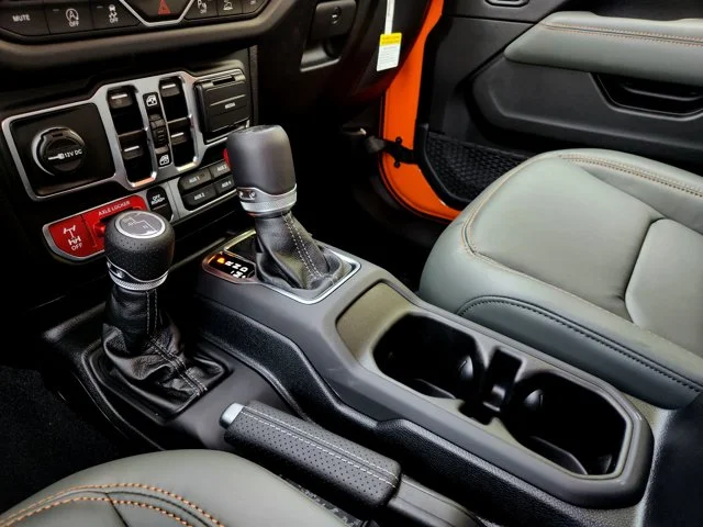 Nuevos JEEP GLADIATOR at Columbus in Bob Caldwell Chrysler Jeep Dodge Ram