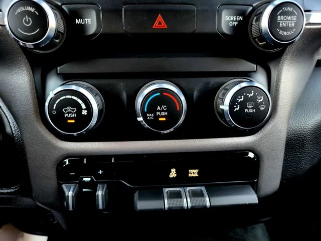 SEMINUEVOS RAM 1500 at Columbus in Bob Caldwell Chrysler Jeep Dodge Ram