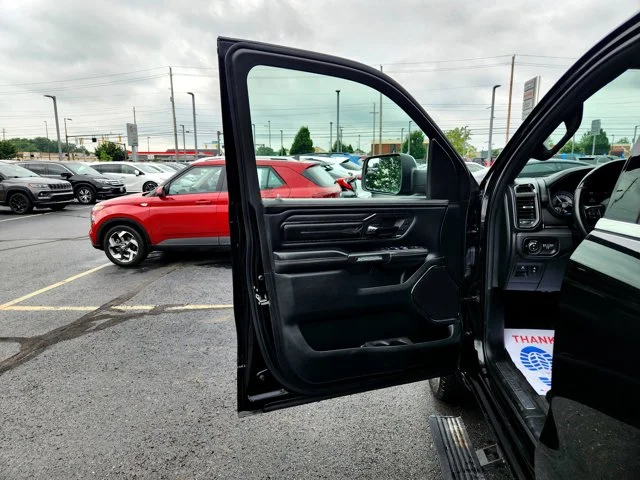 SEMINUEVOS RAM 1500 at Columbus in Bob Caldwell Chrysler Jeep Dodge Ram