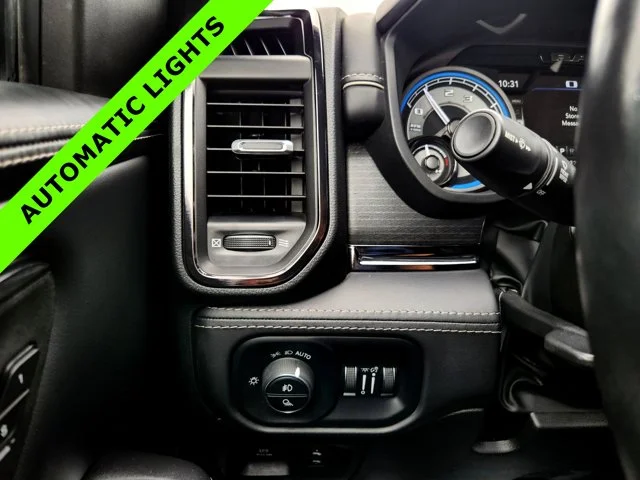SEMINUEVOS RAM 1500 at Columbus in Bob Caldwell Chrysler Jeep Dodge Ram