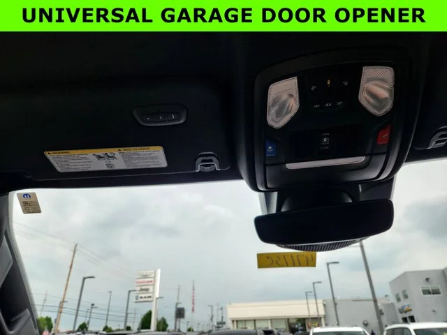 SEMINUEVOS RAM 1500 at Columbus in Bob Caldwell Chrysler Jeep Dodge Ram