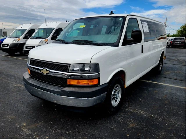 SEMINUEVOS CHEVROLET Express 3500 at Columbus in Bob Caldwell Chrysler Jeep Dodge Ram