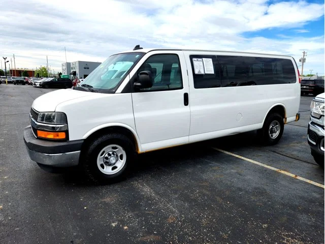 SEMINUEVOS CHEVROLET Express 3500 at Columbus in Bob Caldwell Chrysler Jeep Dodge Ram