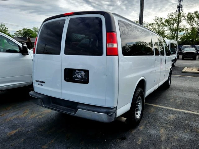 SEMINUEVOS CHEVROLET Express 3500 at Columbus in Bob Caldwell Chrysler Jeep Dodge Ram