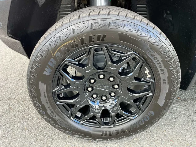 Nuevos GMC HUMMER EV SUV at Matthews in Liberty Buick GMC