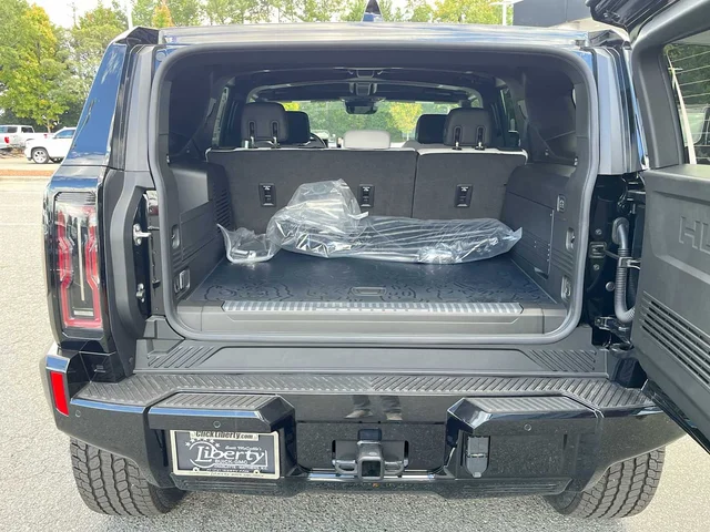 Nuevos GMC HUMMER EV SUV at Matthews in Liberty Buick GMC