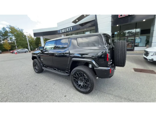 Nuevos GMC HUMMER EV SUV at Matthews in Liberty Buick GMC
