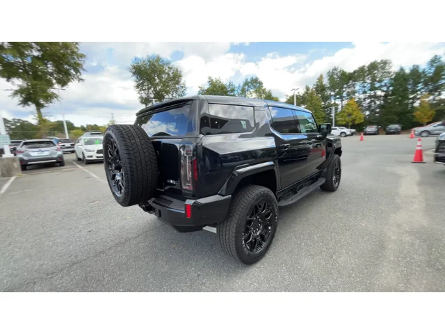 Nuevos GMC HUMMER EV SUV at Matthews in Liberty Buick GMC