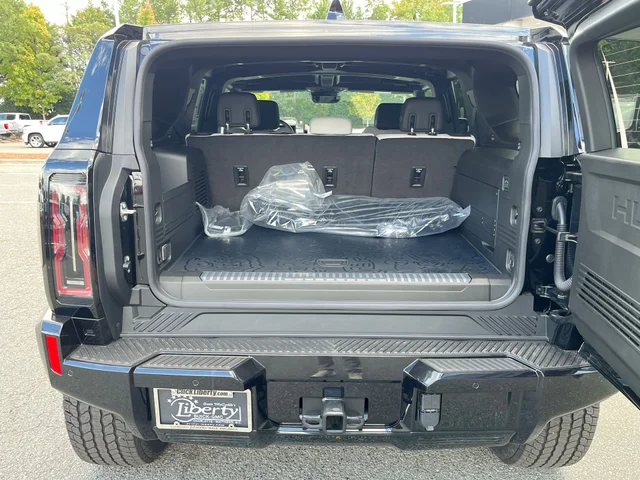 Nuevos GMC HUMMER EV SUV at Matthews in Liberty Buick GMC
