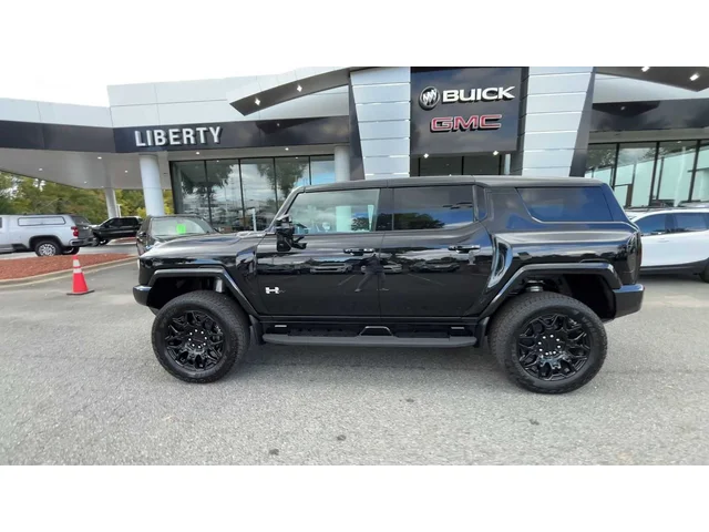 Nuevos GMC HUMMER EV SUV at Matthews in Liberty Buick GMC