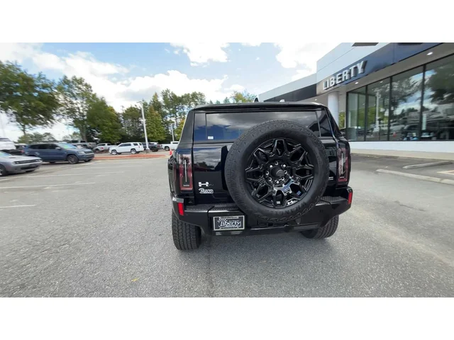 Nuevos GMC HUMMER EV SUV at Matthews in Liberty Buick GMC