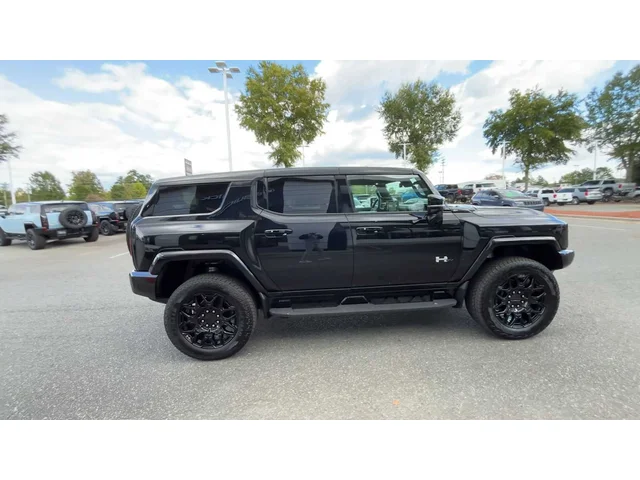 Nuevos GMC HUMMER EV SUV at Matthews in Liberty Buick GMC