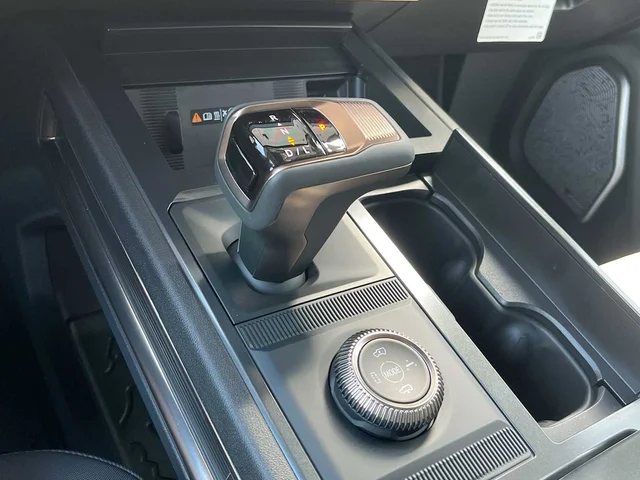 Nuevos GMC HUMMER EV SUV at Matthews in Liberty Buick GMC