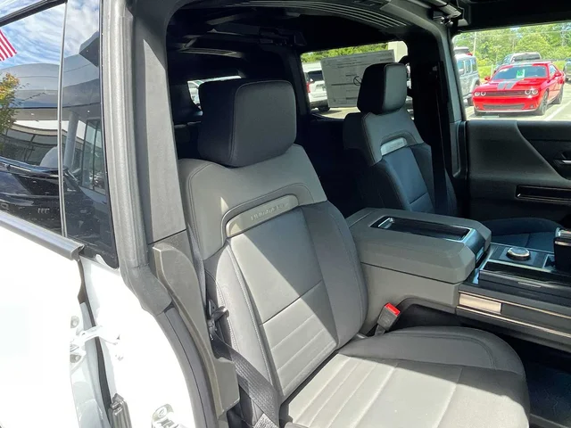 Nuevos GMC HUMMER EV SUV at Matthews in Liberty Buick GMC