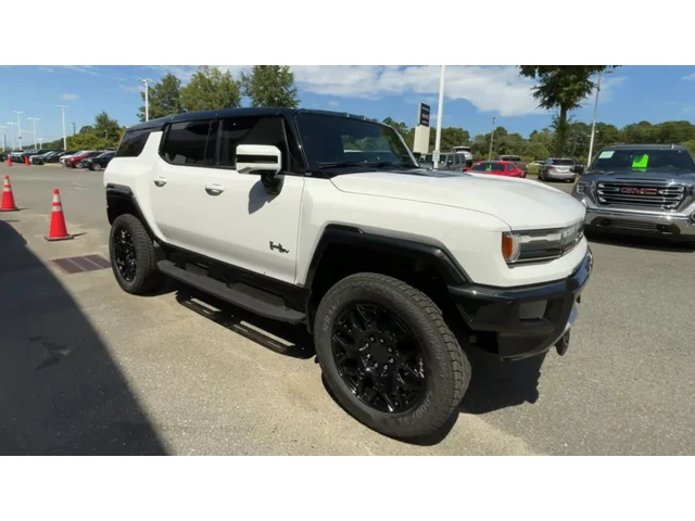 Nuevos GMC HUMMER EV SUV at Matthews in Liberty Buick GMC