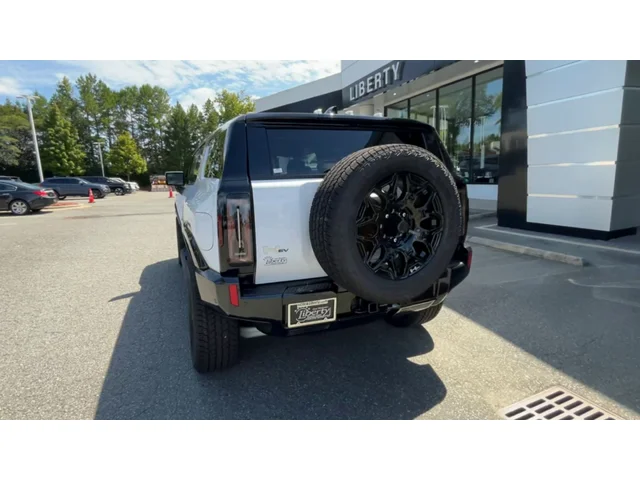 Nuevos GMC HUMMER EV SUV at Matthews in Liberty Buick GMC