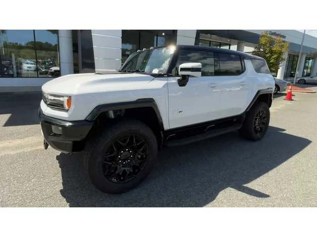 Nuevos GMC HUMMER EV SUV at Matthews in Liberty Buick GMC
