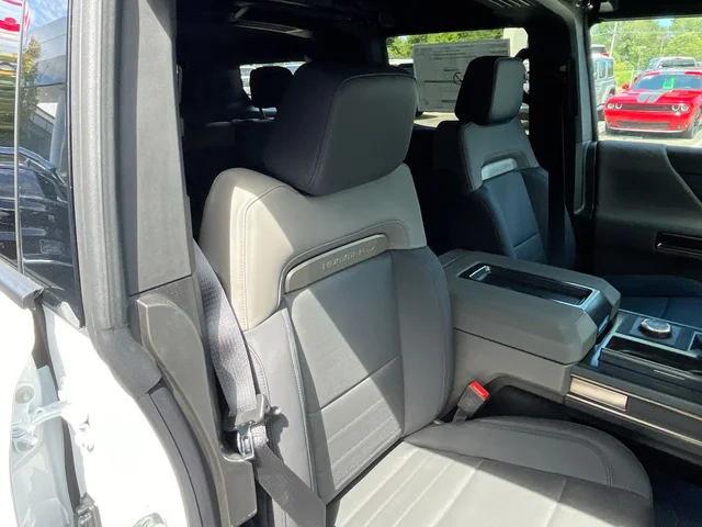 Nuevos GMC HUMMER EV SUV at Matthews in Liberty Buick GMC