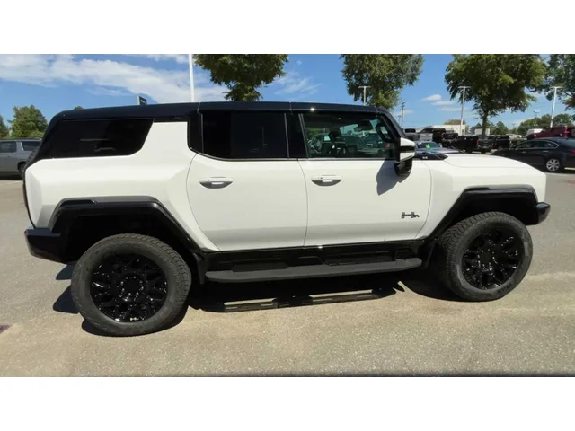 Nuevos GMC HUMMER EV SUV at Matthews in Liberty Buick GMC