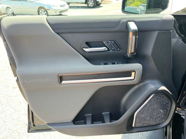 Nuevos GMC HUMMER EV SUV at Matthews in Liberty Buick GMC
