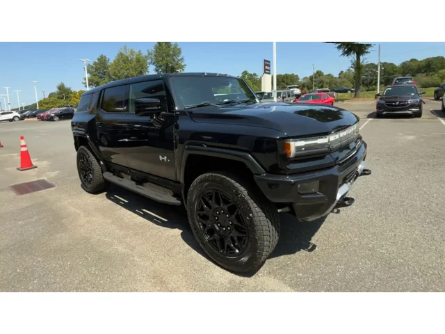 Nuevos GMC HUMMER EV SUV at Matthews in Liberty Buick GMC