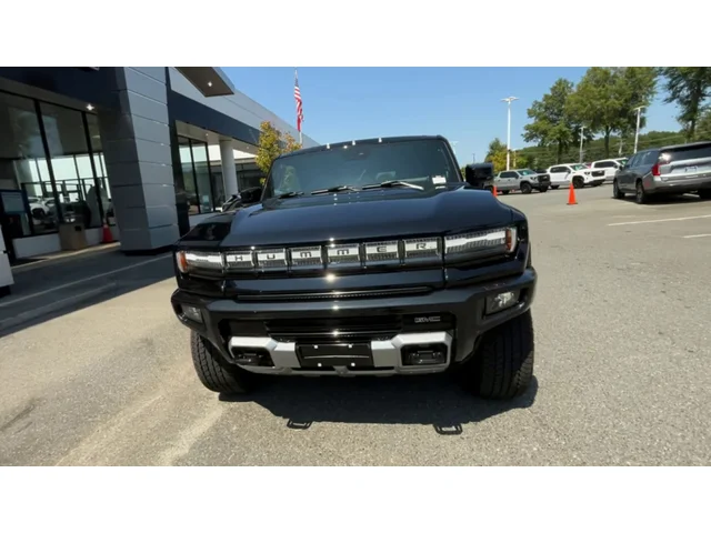 Nuevos GMC HUMMER EV SUV at Matthews in Liberty Buick GMC