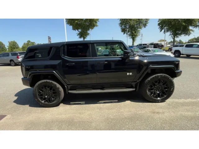Nuevos GMC HUMMER EV SUV at Matthews in Liberty Buick GMC