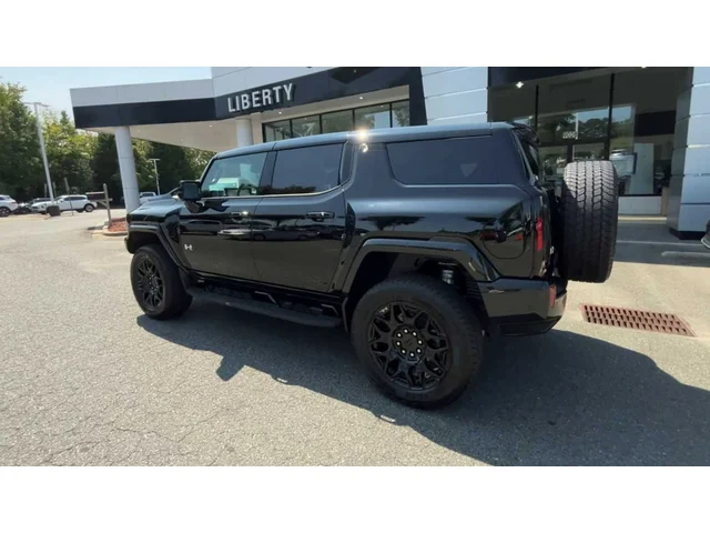 Nuevos GMC HUMMER EV SUV at Matthews in Liberty Buick GMC