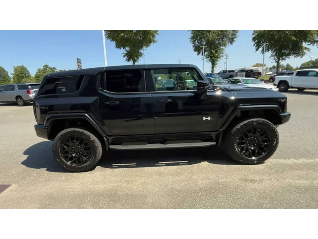 Nuevos GMC HUMMER EV SUV at Matthews in Liberty Buick GMC