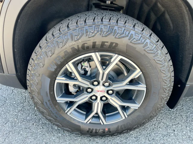Nuevos GMC ACADIA at Matthews in Liberty Buick GMC