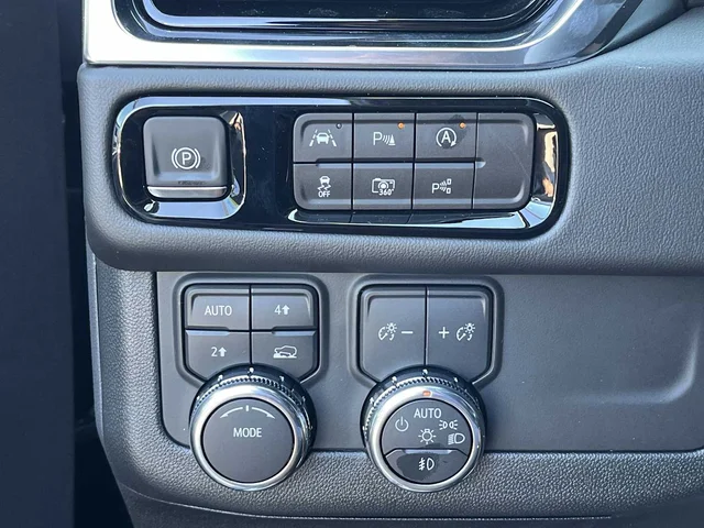 Nuevos GMC YUKON XL at Matthews in Liberty Buick GMC