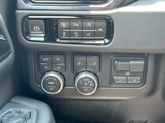 Nuevos GMC YUKON at Matthews in Liberty Buick GMC