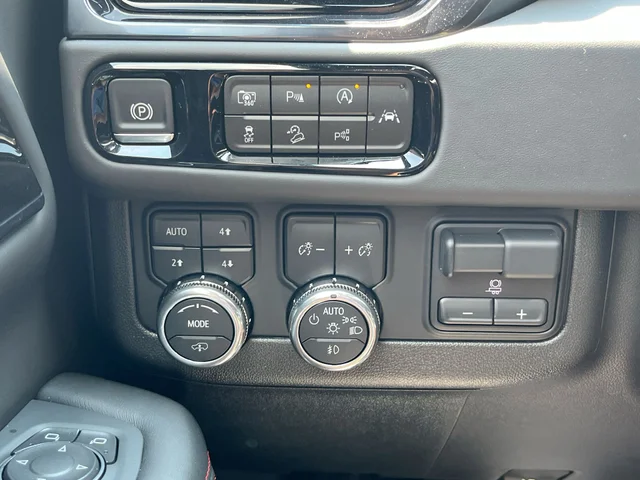 Nuevos GMC YUKON at Matthews in Liberty Buick GMC