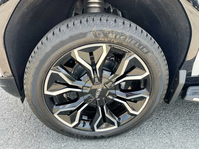 Nuevos GMC SIERRA EV at Matthews in Liberty Buick GMC