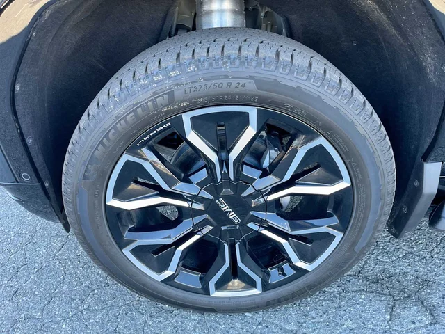 Nuevos GMC SIERRA EV at Matthews in Liberty Buick GMC