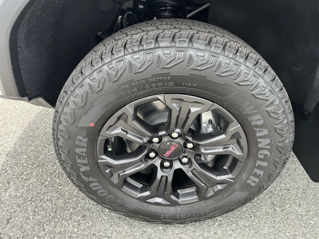 Nuevos GMC CANYON at Matthews in Liberty Buick GMC